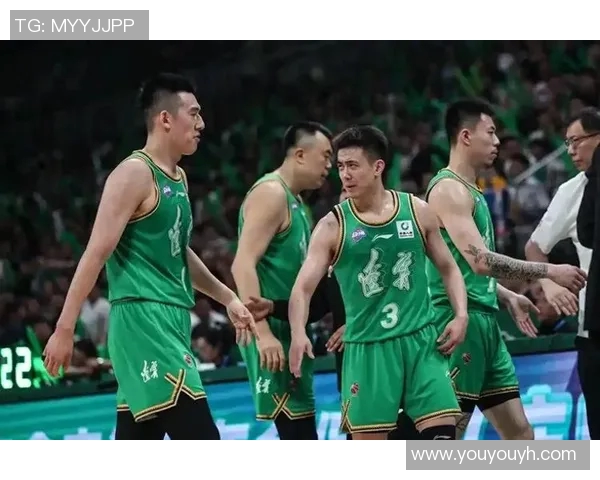 辽宁队主力球员受伤，教练组紧急调整阵容备战