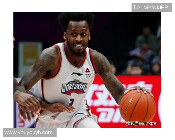 球迷为安东尼奥-布莱克尼高水准比赛喝彩，称其为CBA最稳定外援